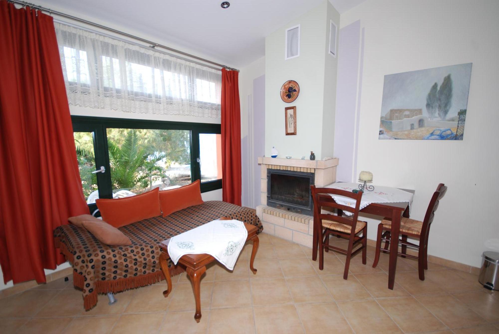 Aparthotel Irides