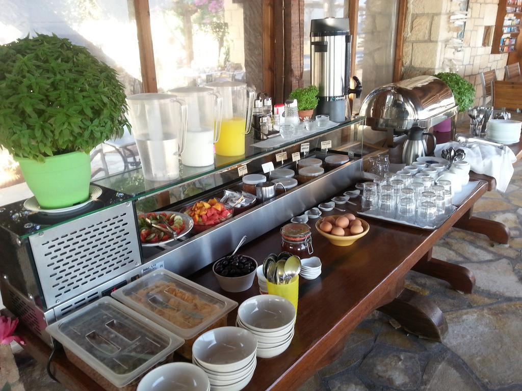 Aparthotel Irides 4*